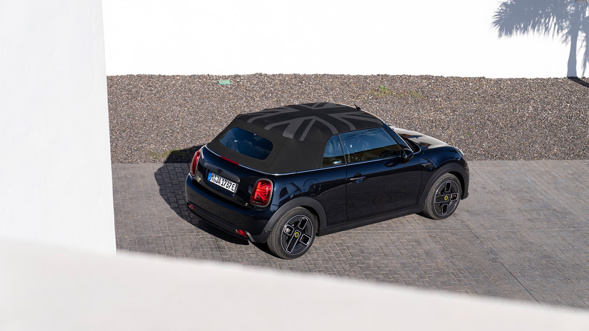 MINI CABRIO 100% ELECTRIQUE - vue de face